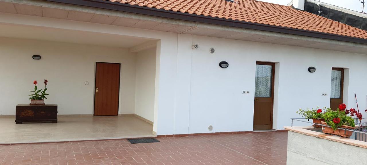 Casa Vacanze Cerreto 2 Apartman Miglianico Kültér fotó